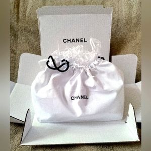 Chanel cloth makeup bag drawstring pouch bag in Chanel box - white